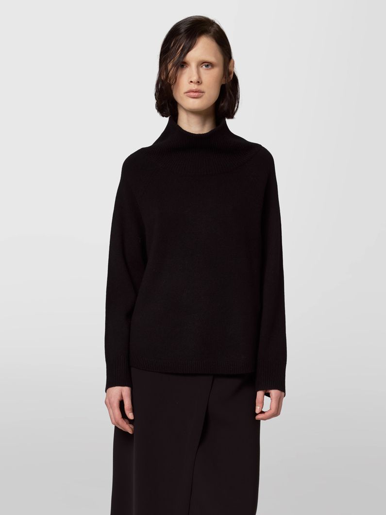SWEATER - BLACK