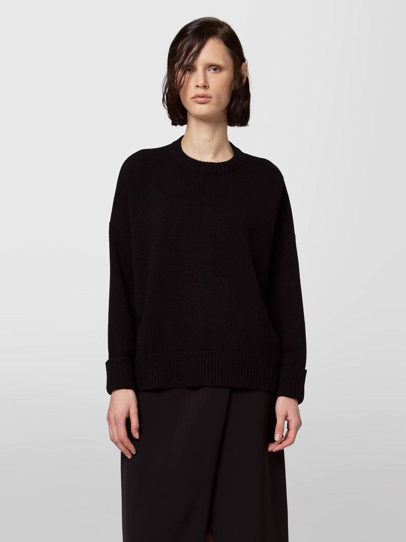 CREW NECK LONG SLEEVE - BLACK
