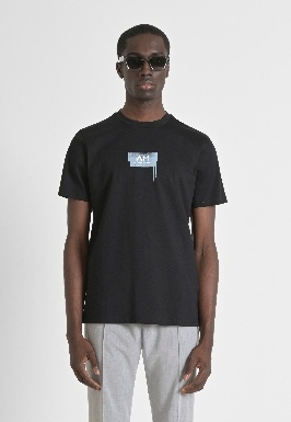 T-SHIRT - BLACK