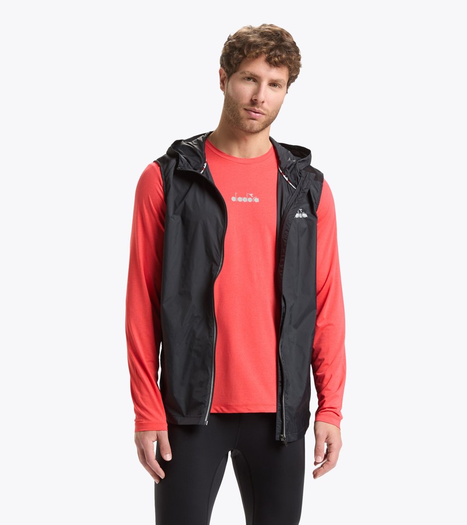VEST - BLACK/FIERY RED