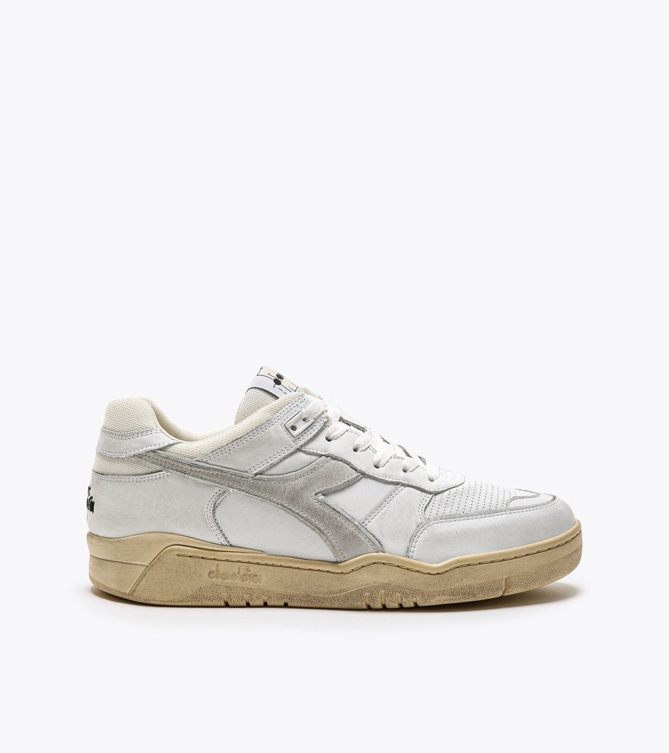 SNEAKERS - WHITE