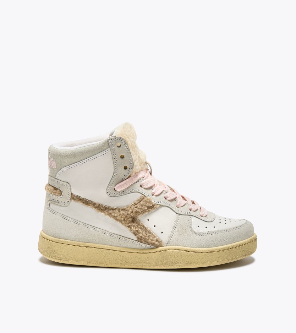 SNEAKERS - WHITE