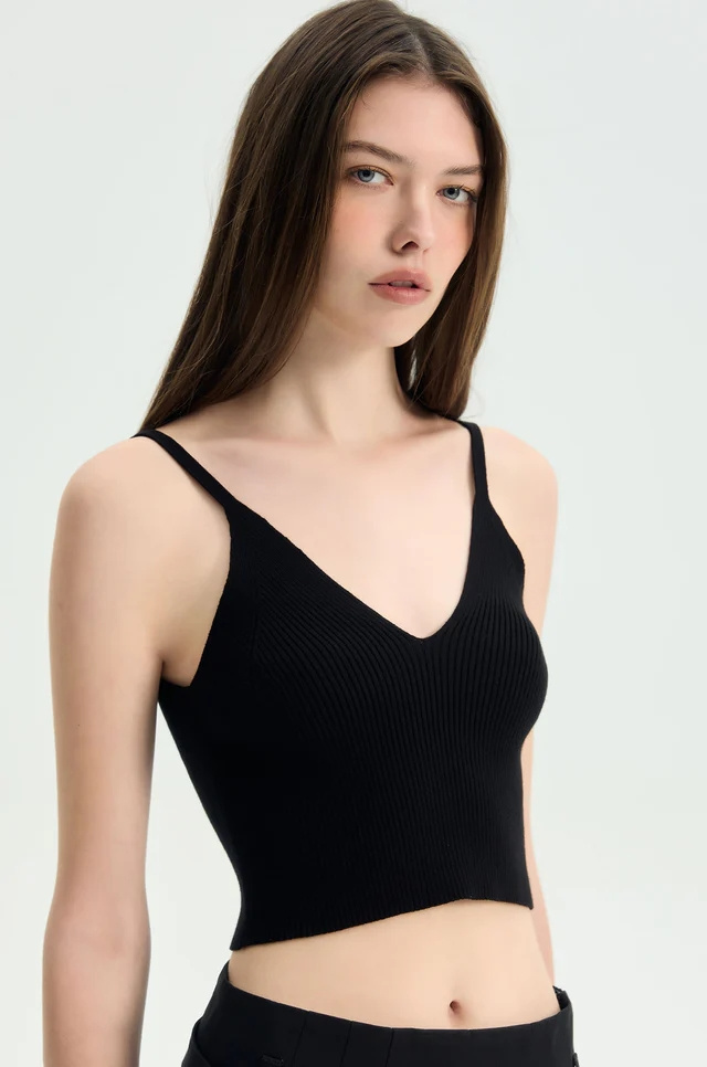 TOP - BLACK