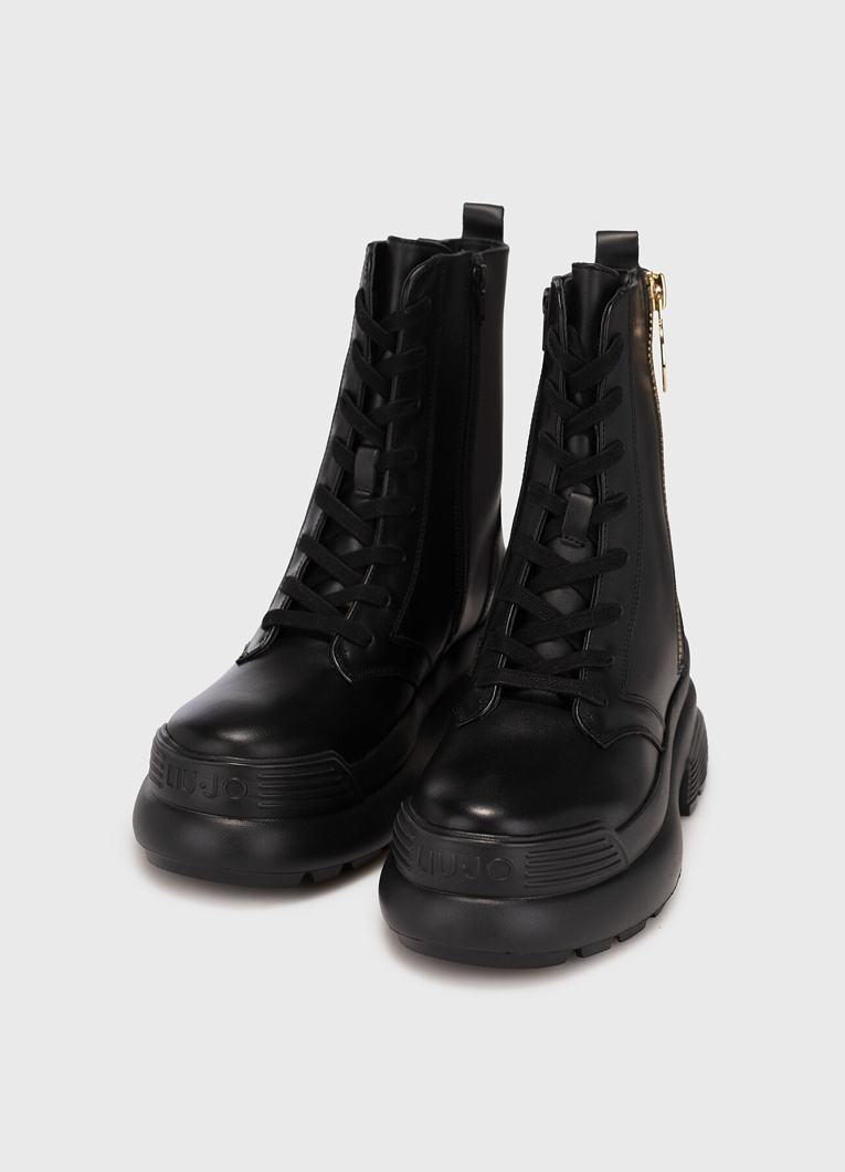BOOTS - BLACK