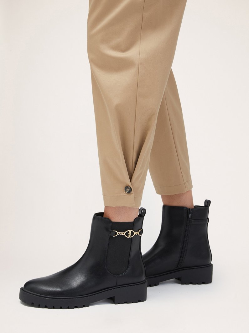 BOOTS - BLACK