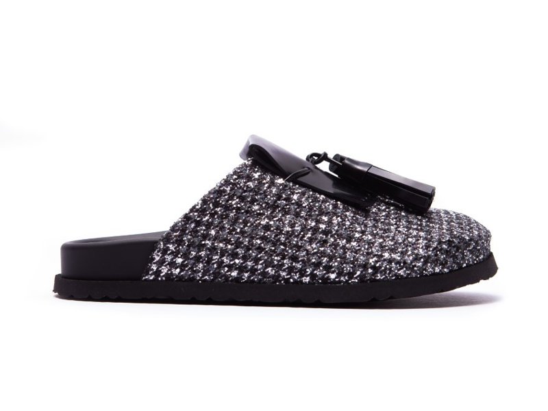 SLIPPERS - BLACK