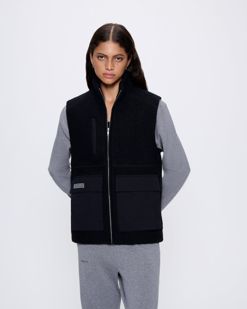 DOWN VEST - BLACK
