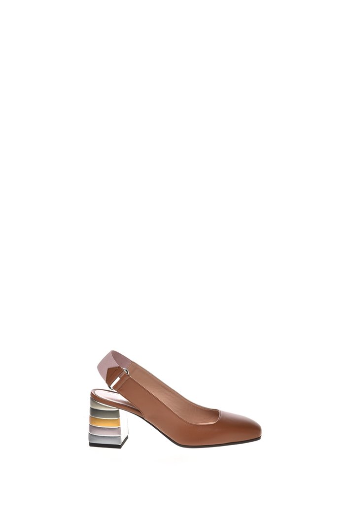 SANDALS - BROWN