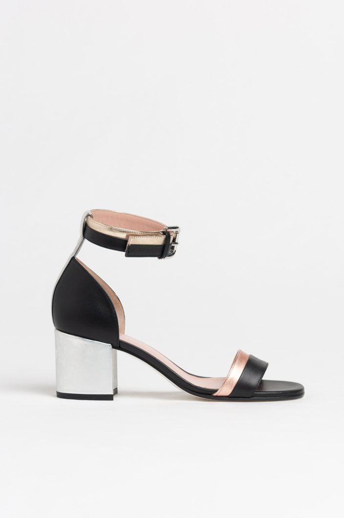 HIGH HEELS - BLACK