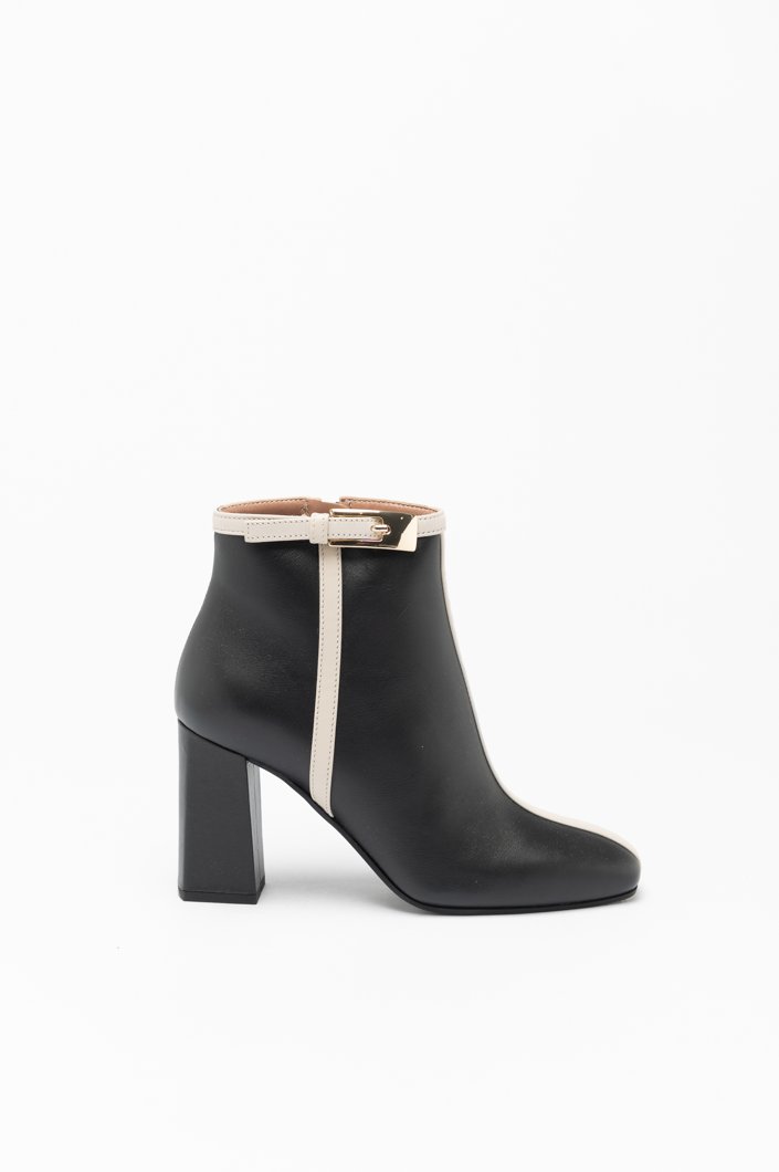 BOOTS - BLACK