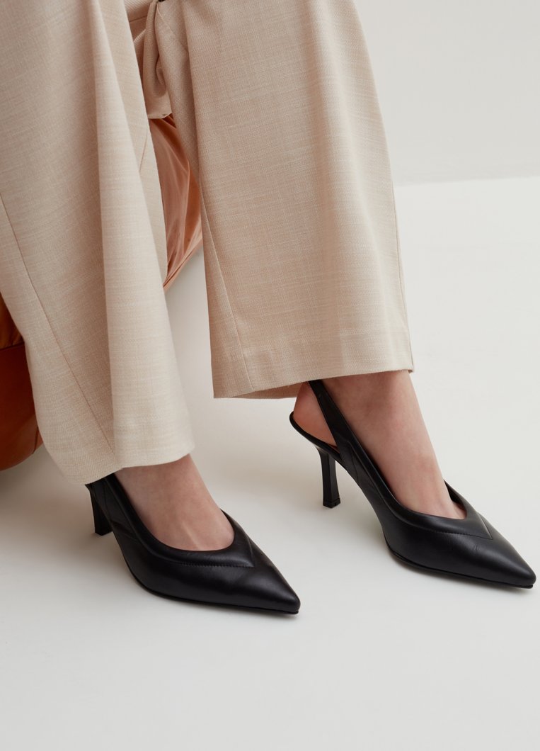 HIGH HEELS - BLACK
