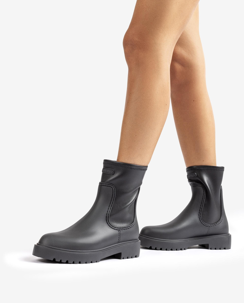 ANKLE BOOTS - BLACK