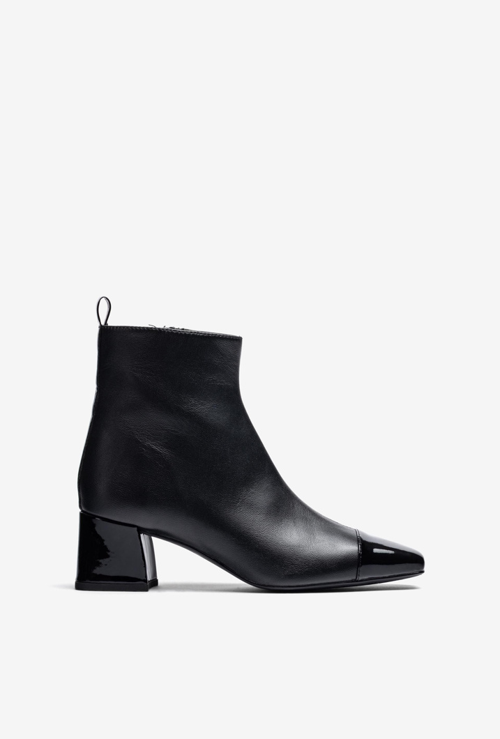 ANKLE BOOTS - BLACK